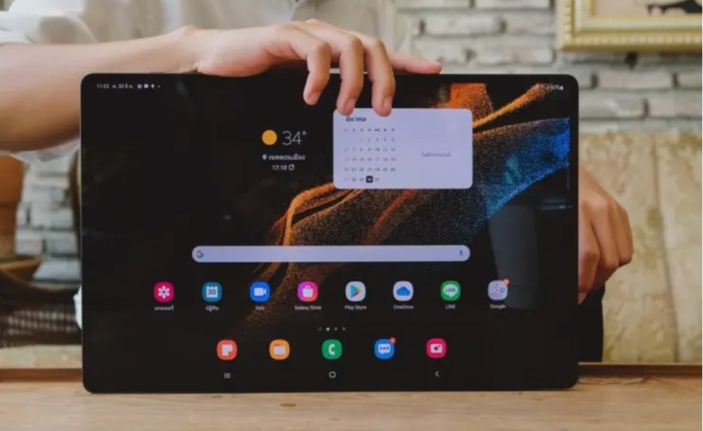 أعلنت الشركة الكورية "سامسونج" عن بدء إصدار تحديث واجهة One UI 6.1.1 لأجهزة Galaxy Tab S9 FE و Galaxy Tab S9 FE+ في كوريا الجنوبية. 